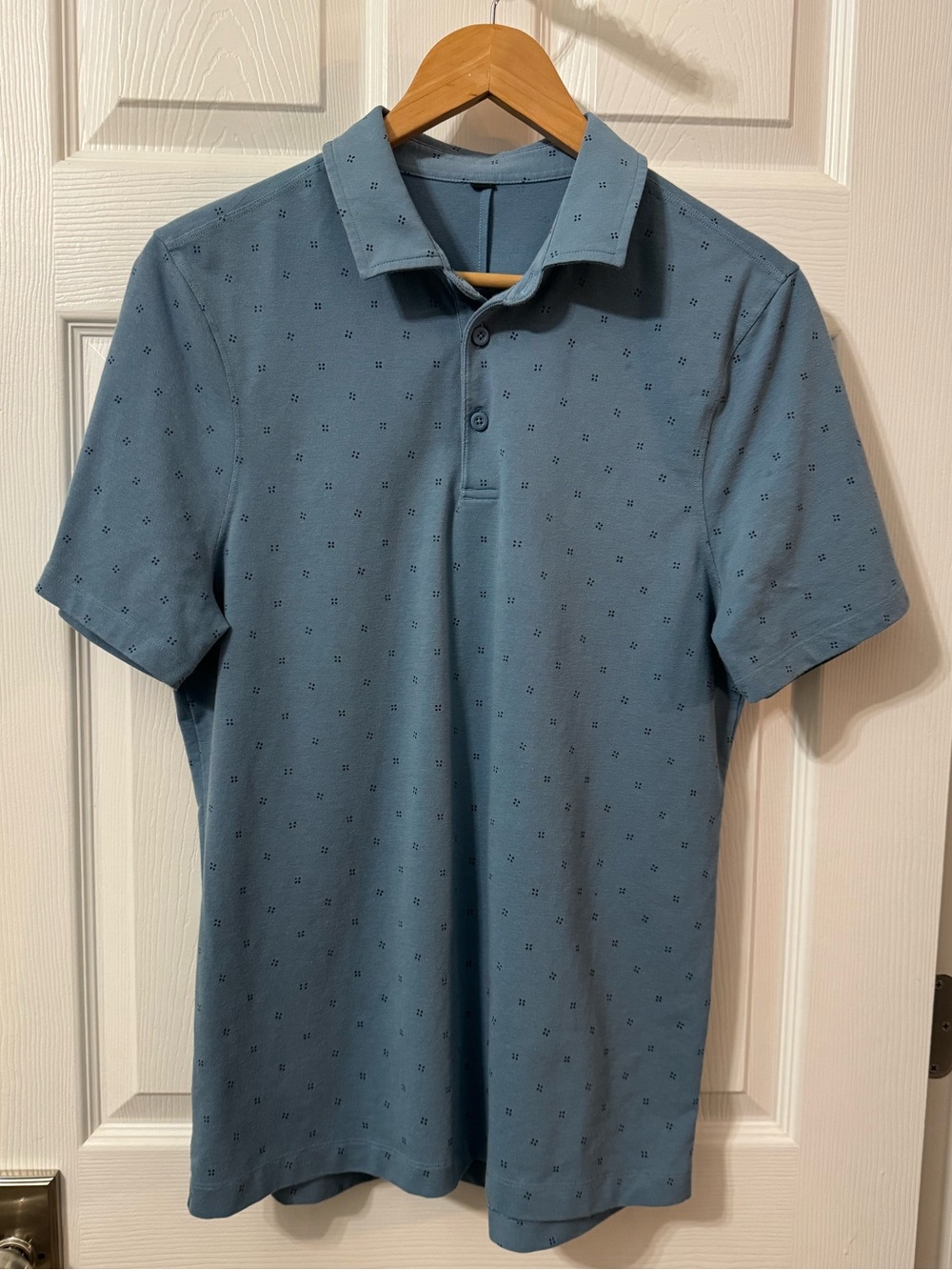 Lululemon Men's Polo Size Medium